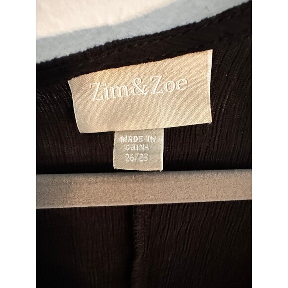 Zim & Zoe Plus Top V Neck Black 3/4 Roll Tab Sleeve Flare Hem Viscose Size 26/28 - Picture 3 of 7